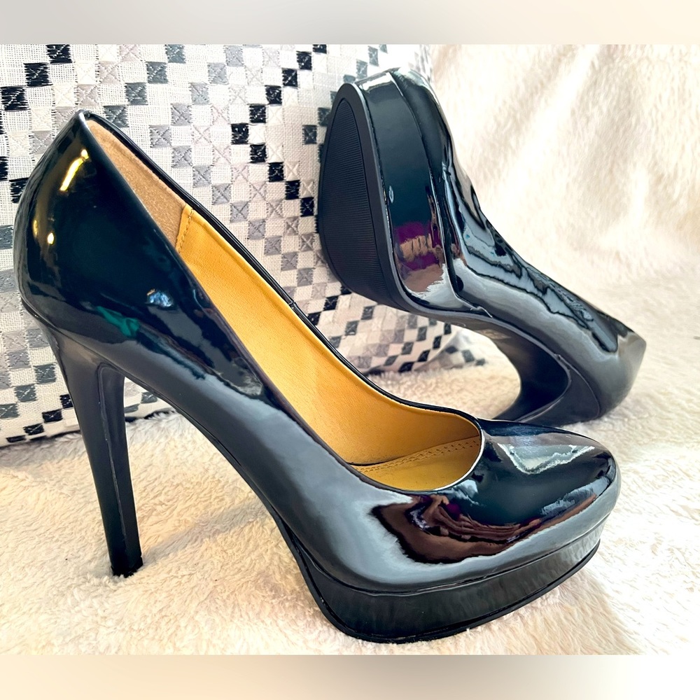 Chinese Laundry Shiny Black Stiletto 7M
